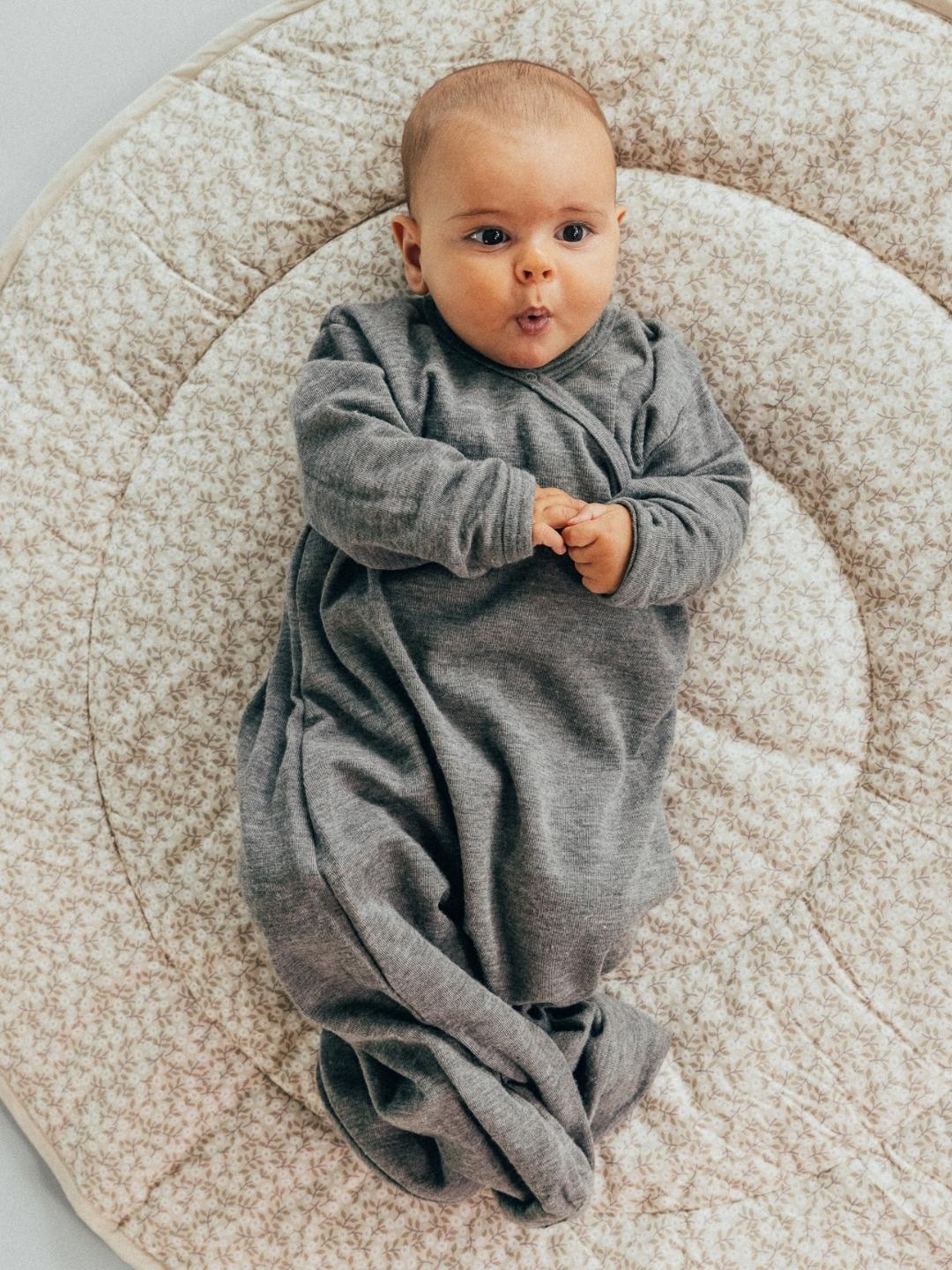 wolle/seide schlafsack was drunter Lilano Baby Ganzjahres Schlafsack Wolle Seide grau – coucou natur