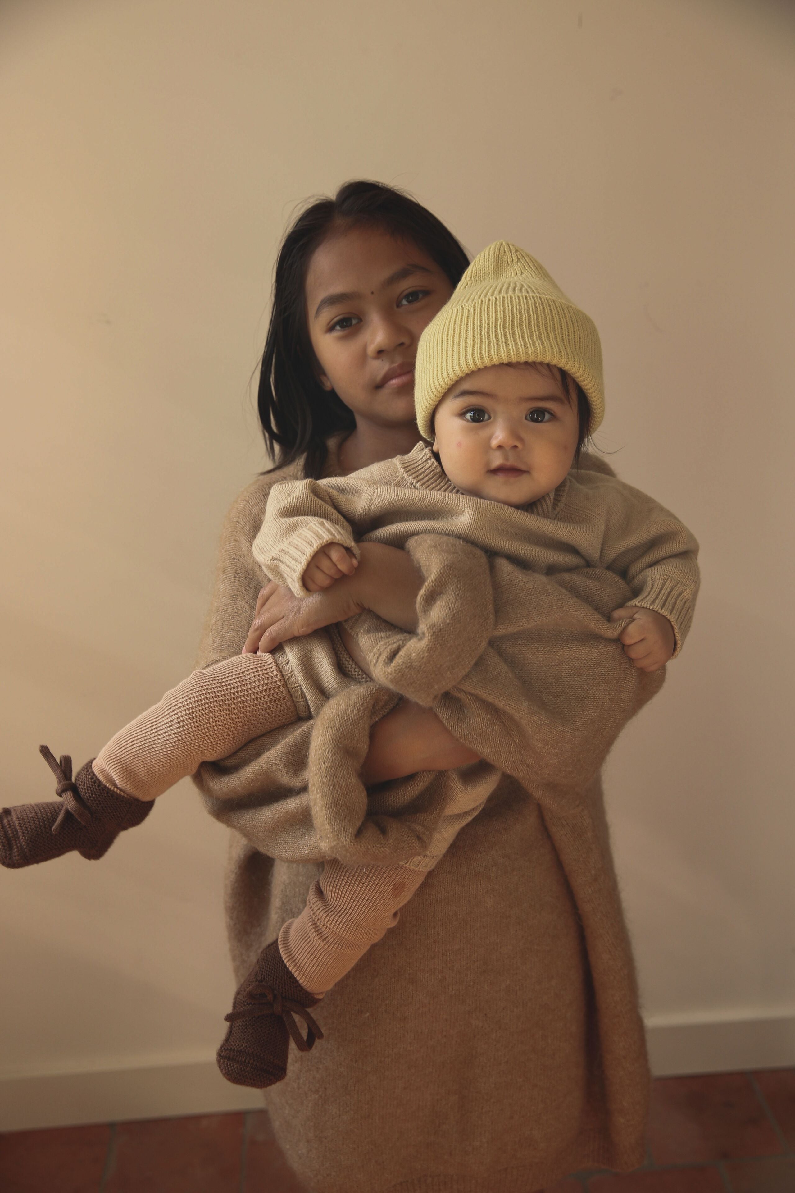 Hvid Merino Newborn Beanie Fonzie verschiedene Farben