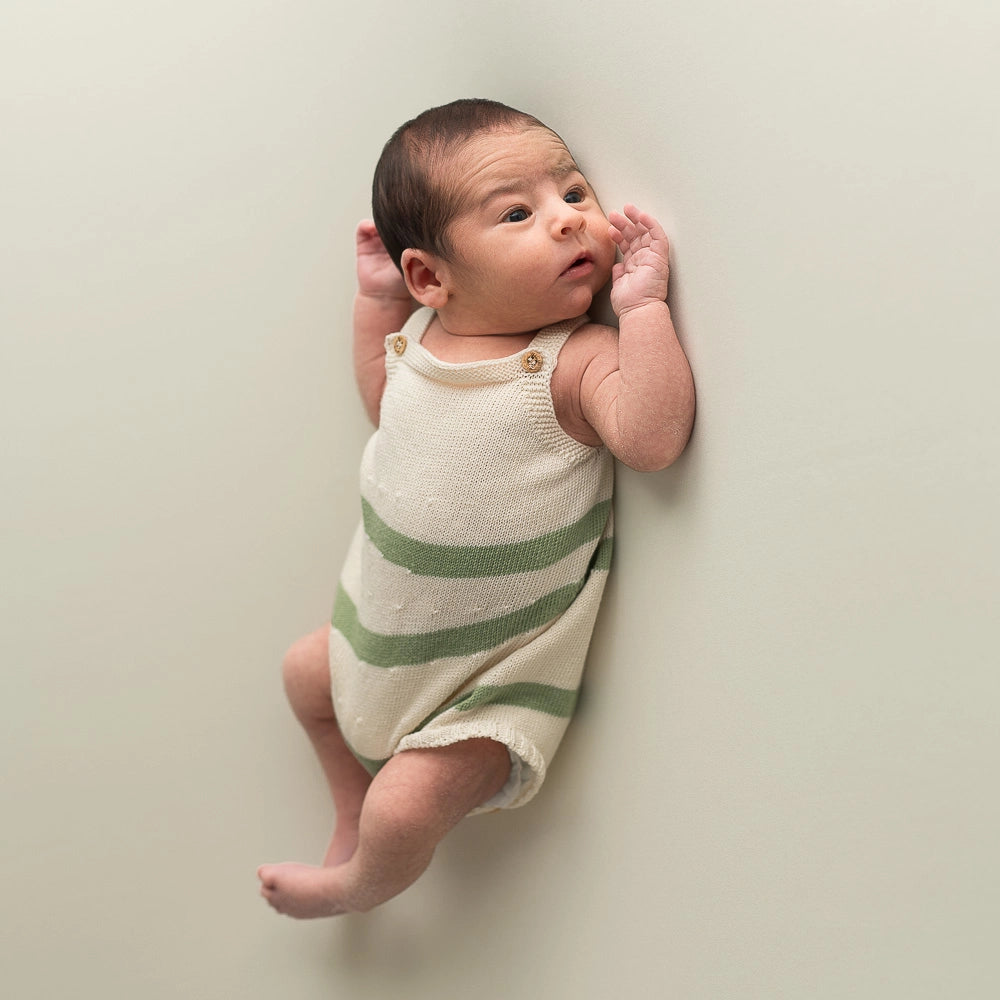 Micu Micu Newborn Strickstrampler kurz in greeny ecru