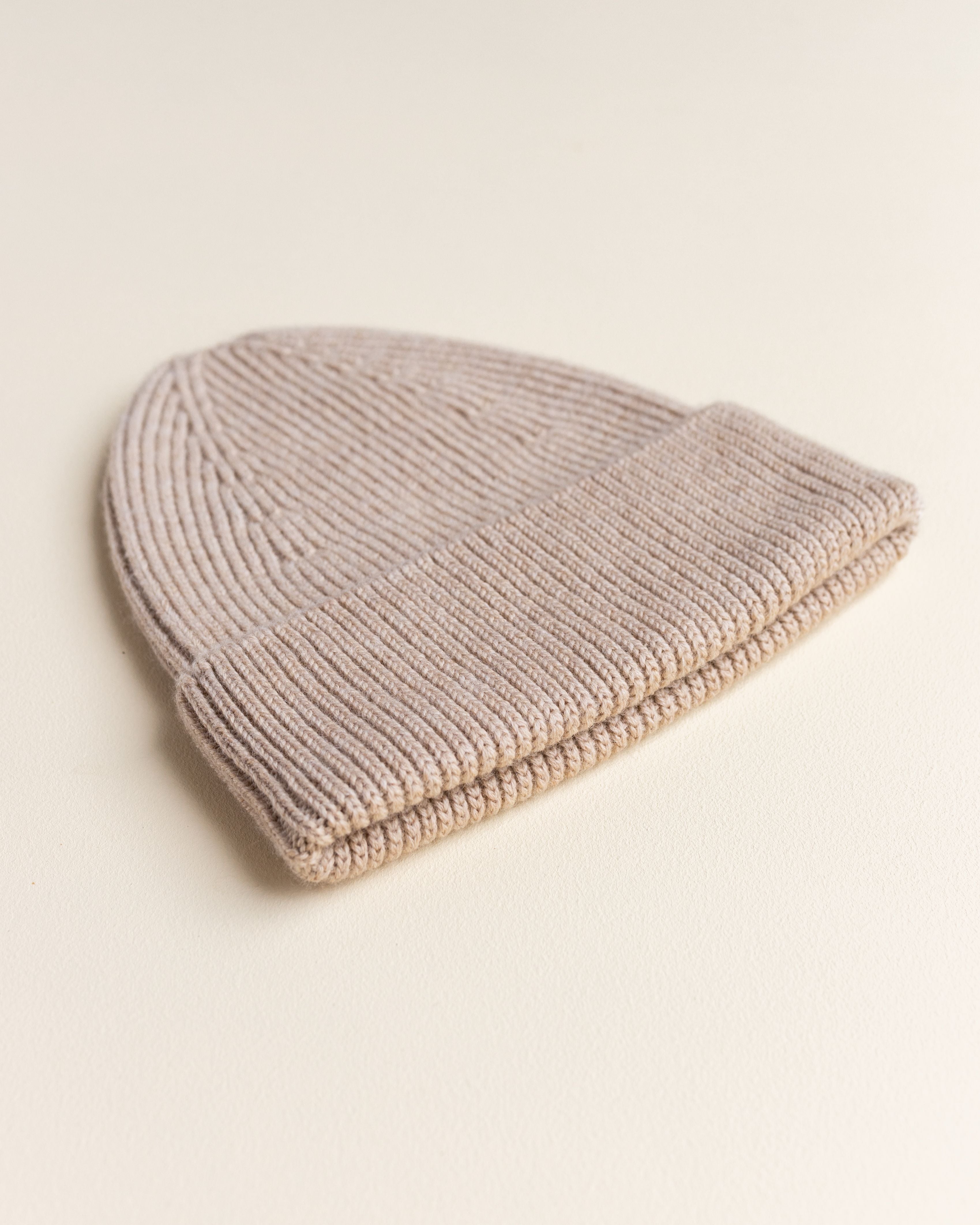 Hvid Merino Newborn Beanie Fonzie verschiedene Farben