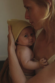 Hvid Merino Newborn Beanie Fonzie verschiedene Farben