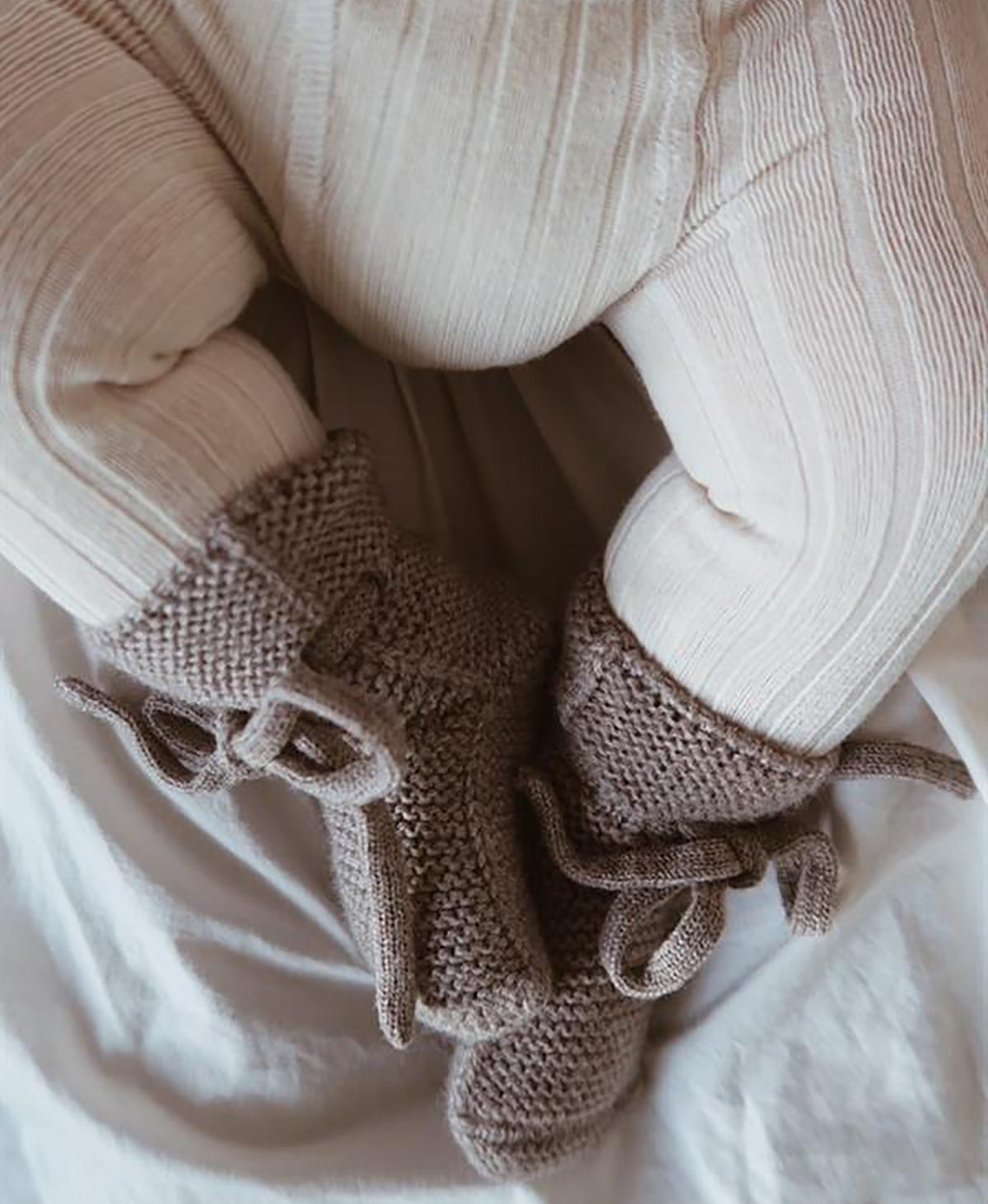 Hvid mitwachsende Merino Booties verschiedene Farben
