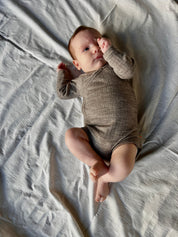 Joha Merino Woll Wickelbody sesam melange