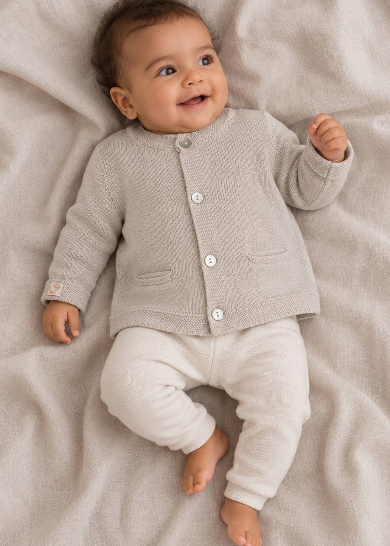 Maglificio-di-verona-baby-strickjacke-sand-beige-natur-coucounatur.jpg