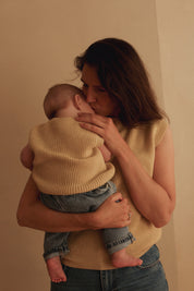 Hvid mitwachsender Baby Merino Strickpullunder Harvey in light yellow