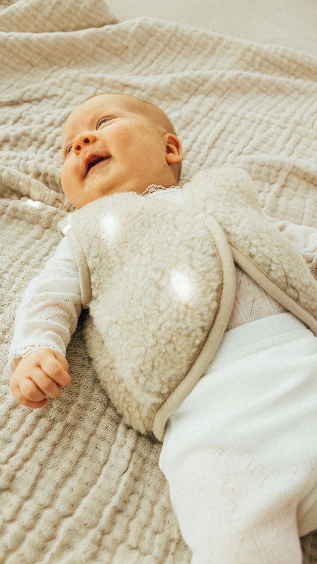Alwero Baby Bio Wollweste LULU light in versch. Farben