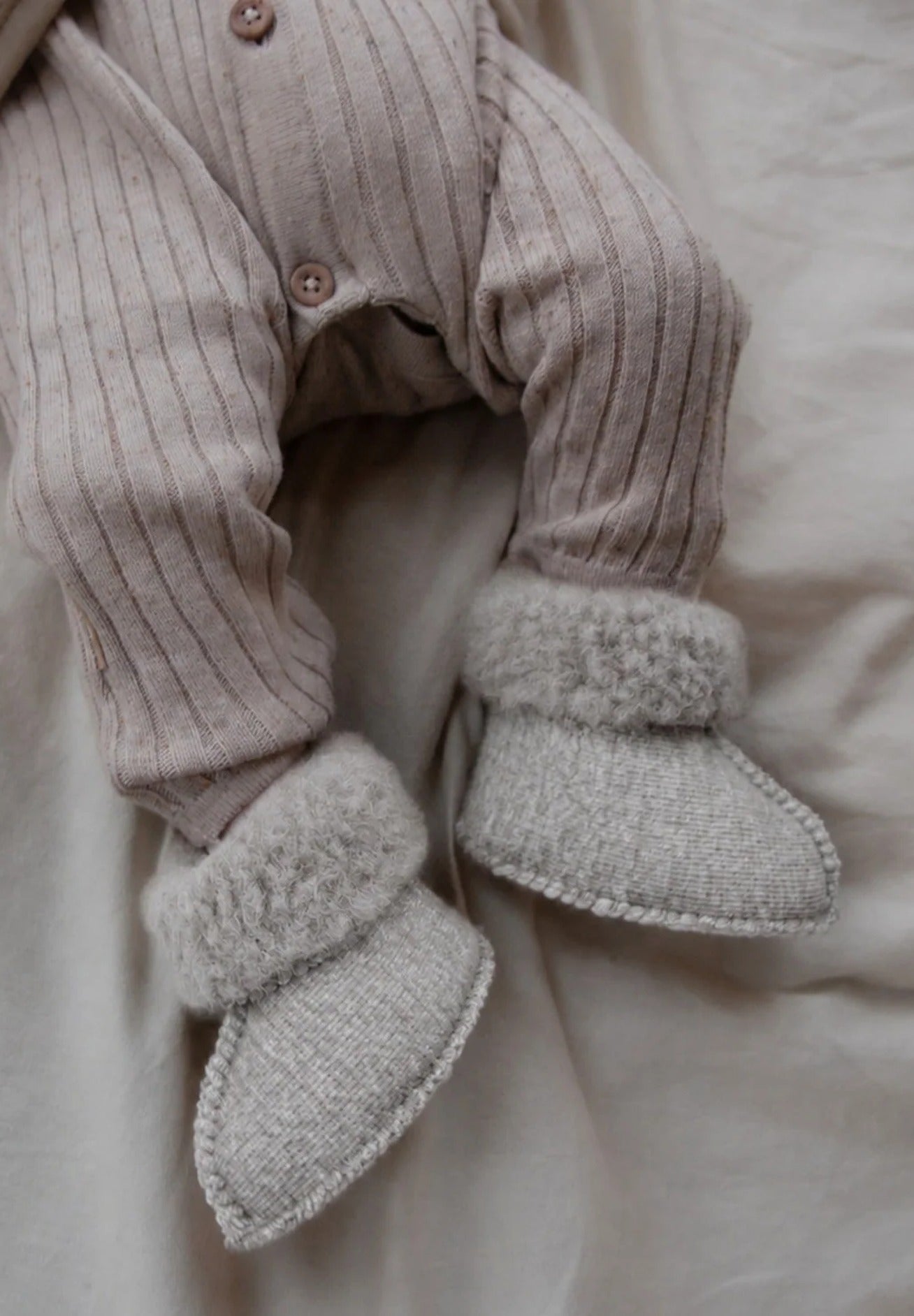 Alwero Baby Fellschühchen "Melo" in hellgrau