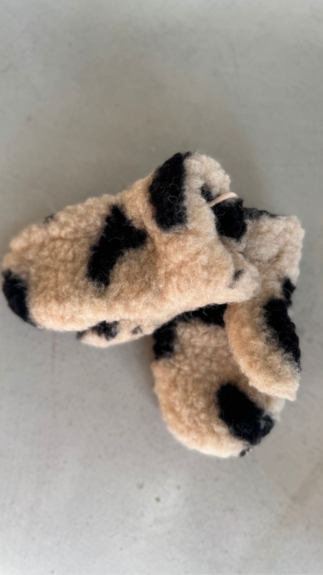 handschuhe mit band für erwachsene Alwero Woll Handschuhe in LEO mit Band – coucou natur