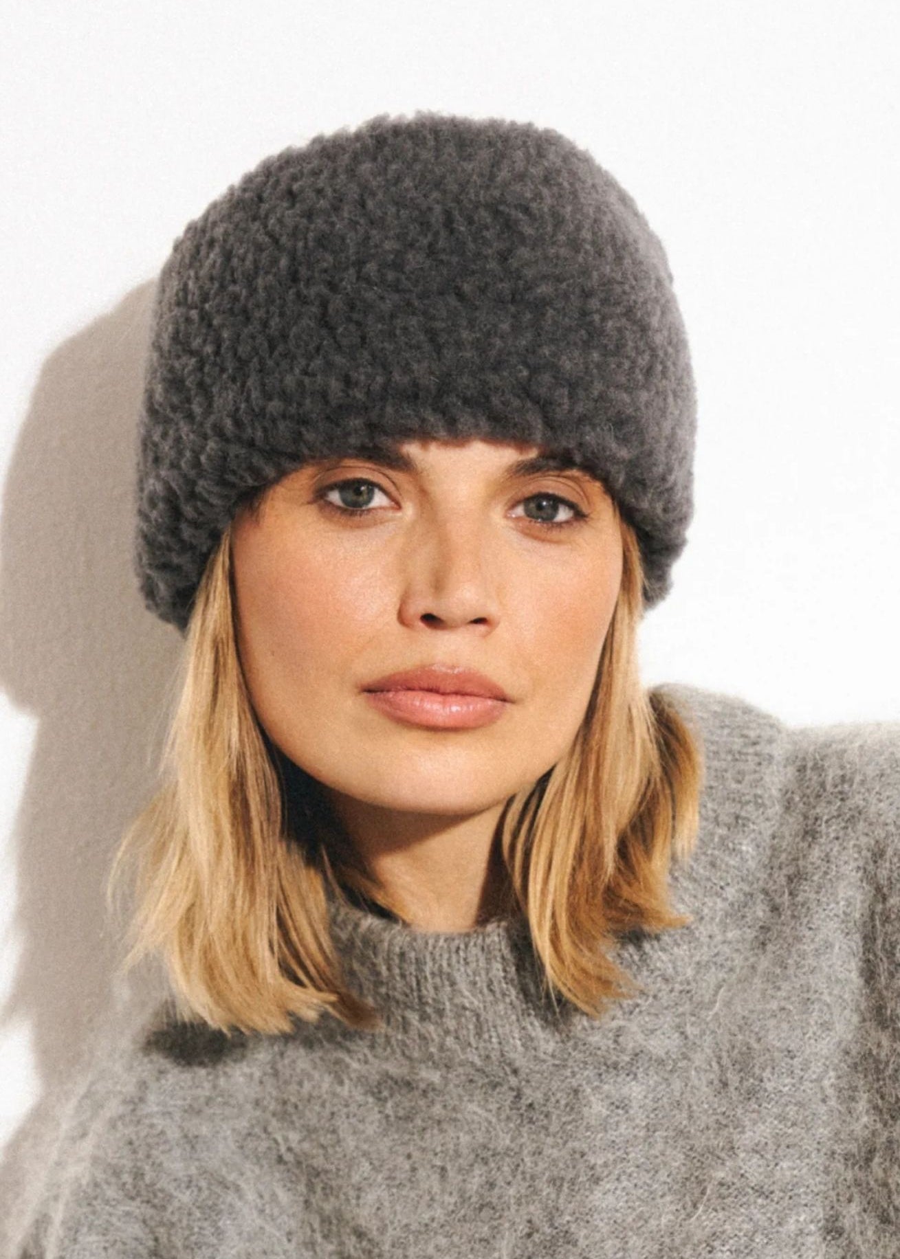 alwero-stirnband-vovo-erwachsenen-stirnband-weich-wollstirnband-anthrazit-coucounatur-1.jpg
