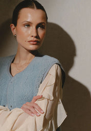 Alwero Erwachsenen Wollweste ultra light "TYB" icy blue