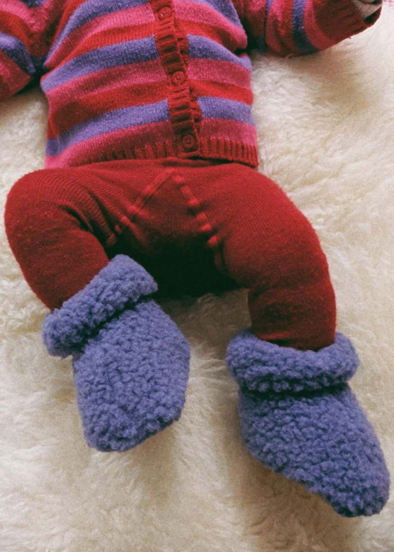 alwero-wollschuehchen-wollbooties-lila-babyschuhe-winter-coucounatur.jpg