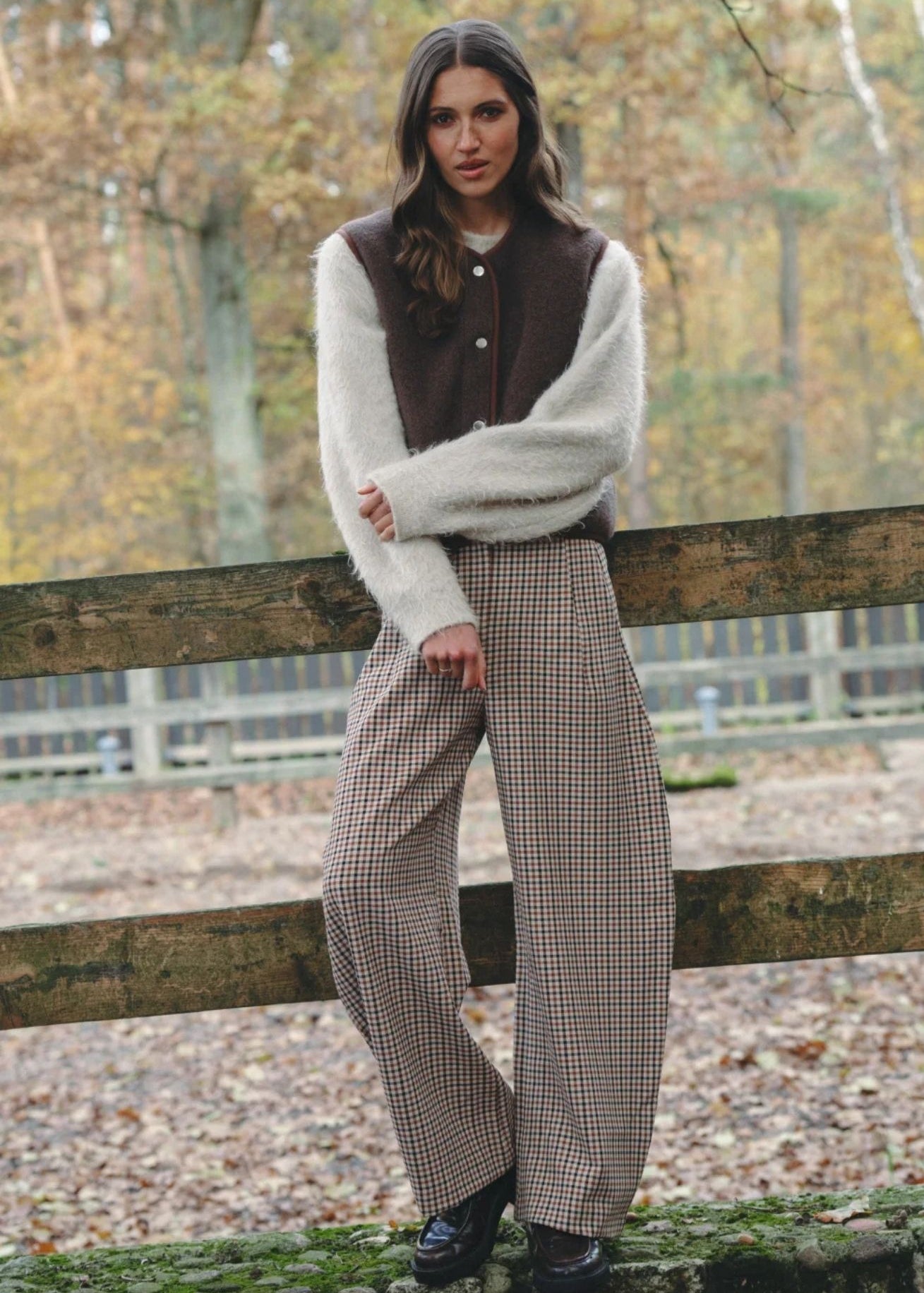 alwero-wollweste-felted-walkstoff-wolle-weste-fuer-frauen-chocomartini-coucounatur.jpg