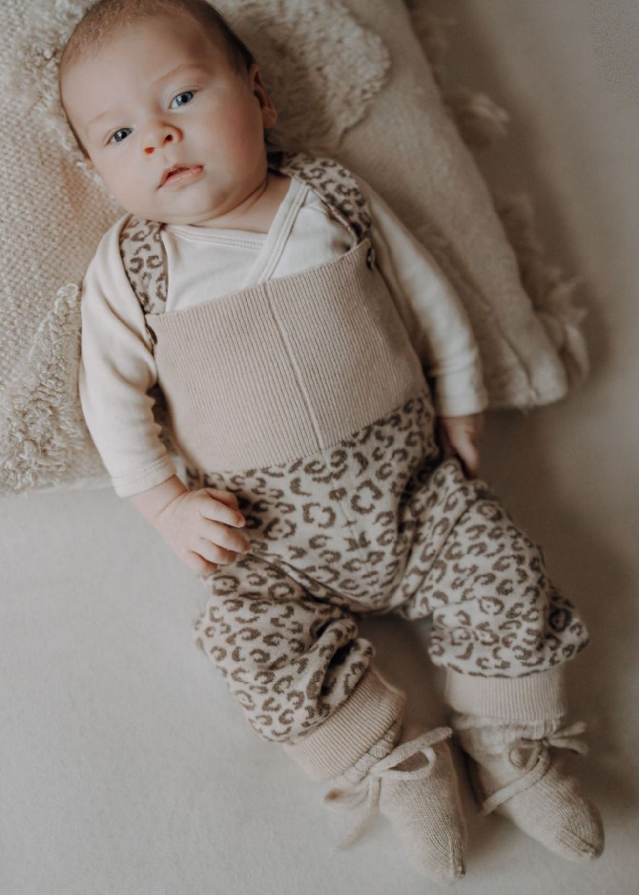 babylatzhose-bio-merinowolle-mitwachsend-cappuccino-coucounatur1_5d1fbca2-8ab9-4959-b17a-b1d4c641b39d.jpg
