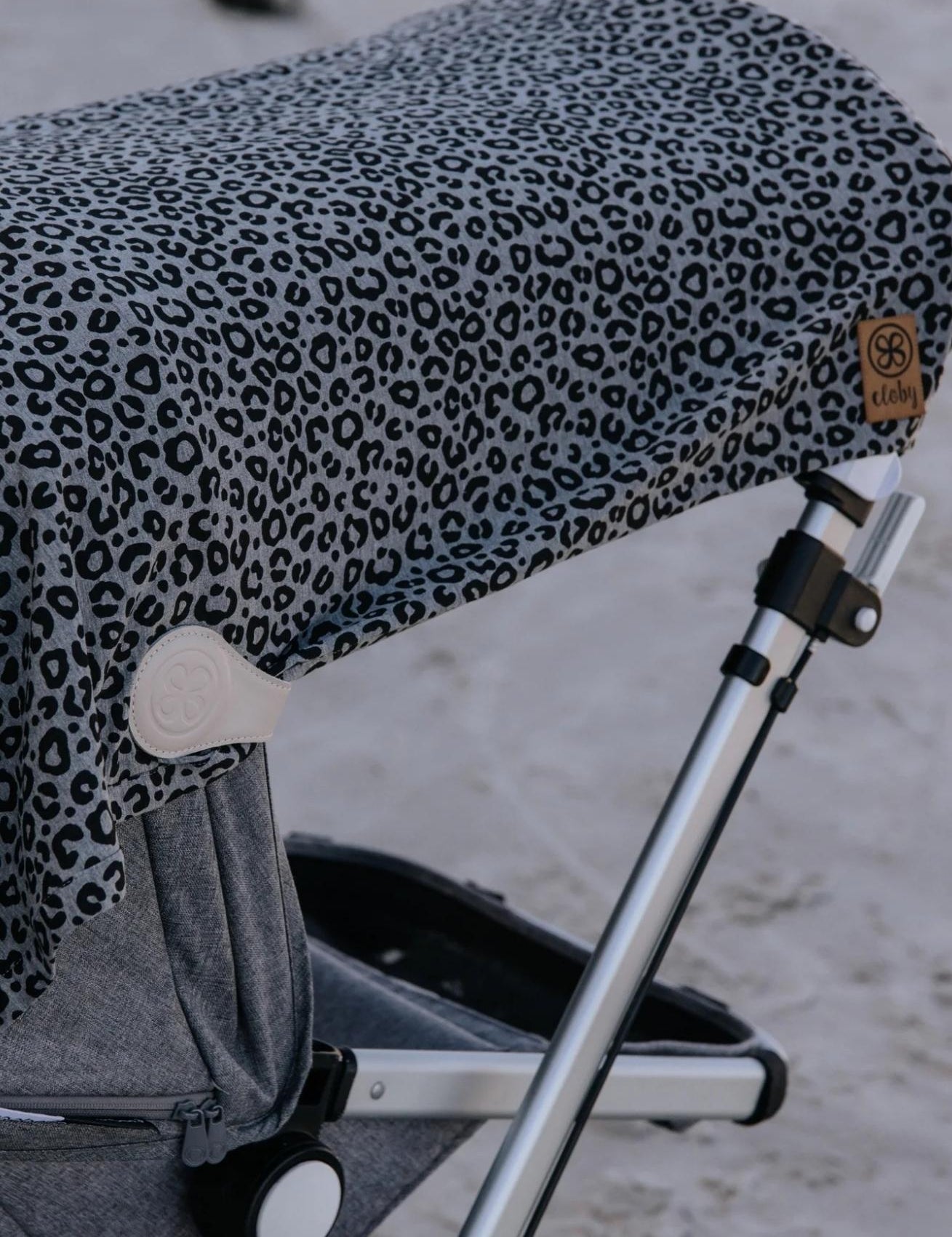 cloby-uvschutz-decke-leopard-grey-coucounatur.jpg