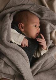 Hvid mitwachsender Baby Merino Strickpullunder Harvey charcoal