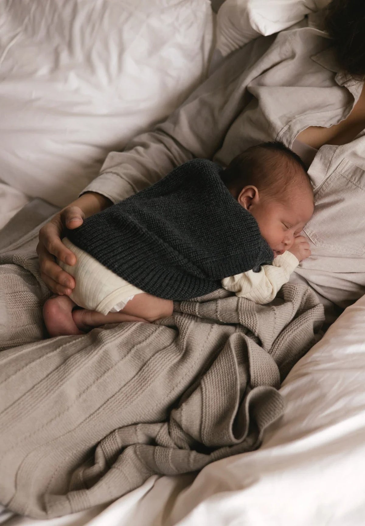 Hvid mitwachsender Baby Merino Strickpullunder Harvey charcoal