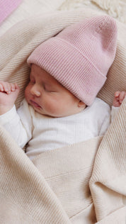 Hvid Merino Newborn Beanie Fonzie verschiedene Farben