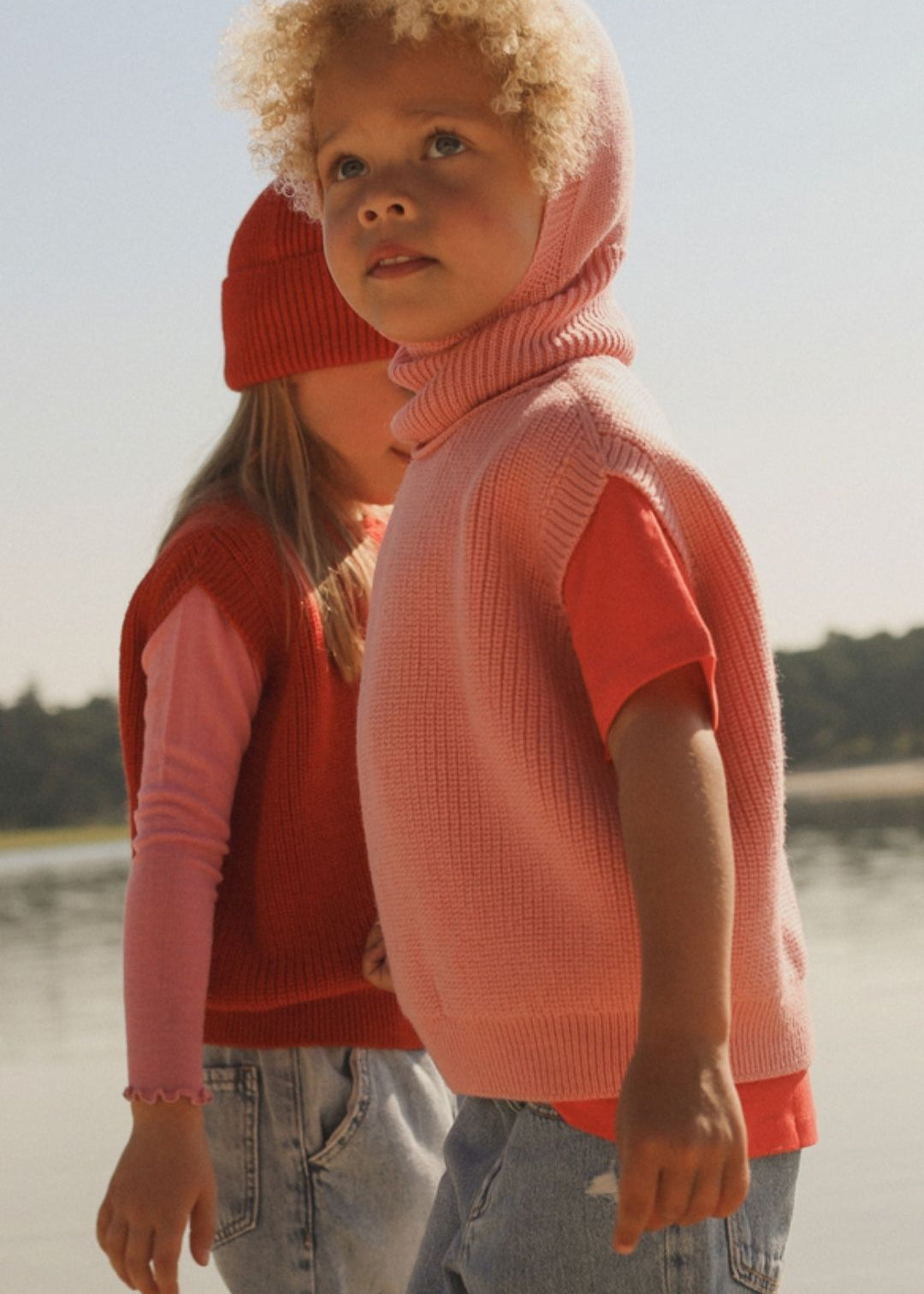 hvid-vest-harvey-bubblegum-merino-pullunder-mitwachsend-coucounatur1_aba81b8a-bb50-489c-a88a-69204733d0fe.jpg