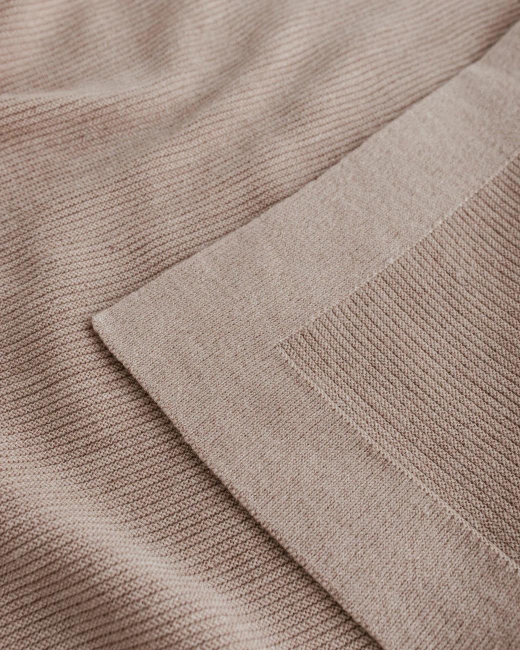 Hvid Merino Babydecke "Gust" in sand