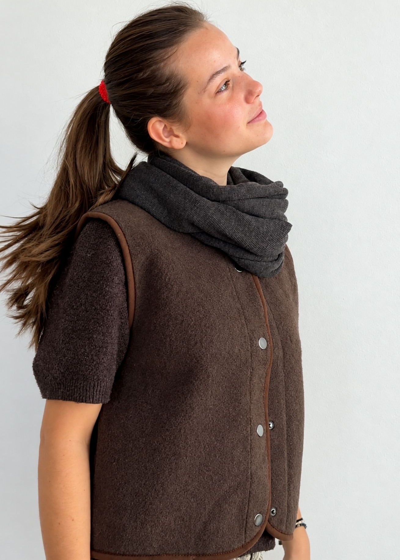 joha-merino-strickschal-dunkelbraun-rippstrick-coucounatur.jpg