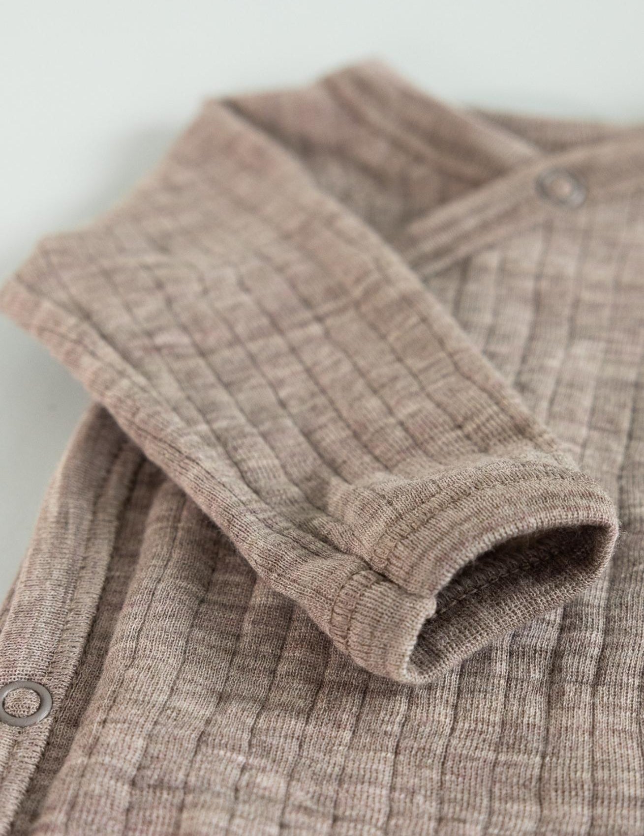 joha-merino-wollbody-wickelbody-merinowolle-sesammelange-coucounatur-2.jpg