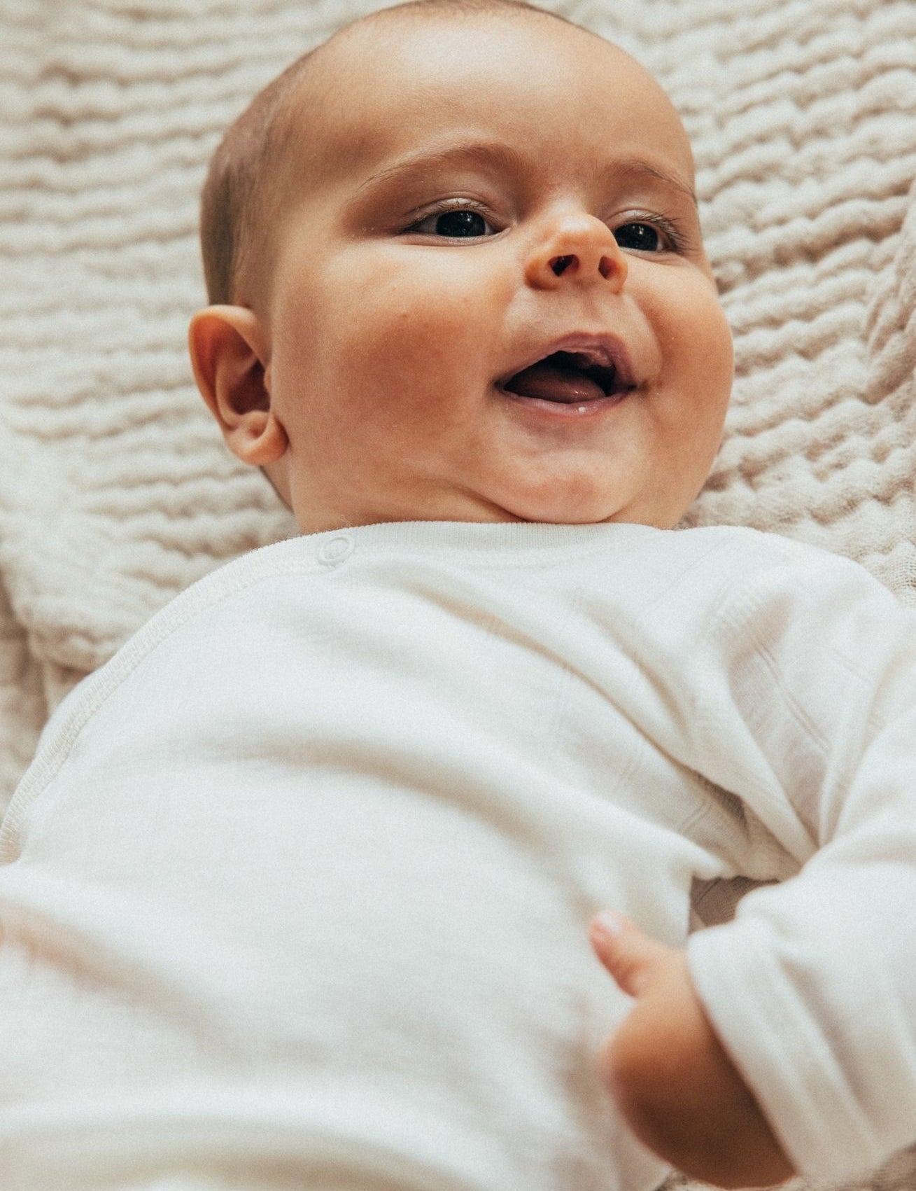 joha-wolle-seide-body-natur-wickelbody-baby-coucounatur-3_bf2c5fd2-9cc0-43ed-9007-593ffcfdd1eb.jpg