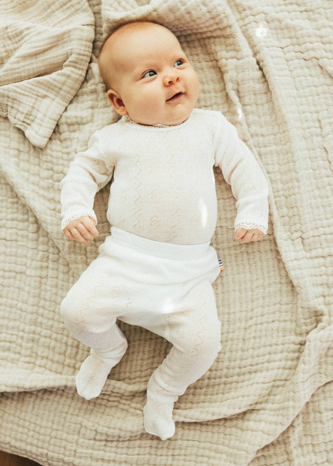 joha-wolleseide-babybody-pointelle-muster-ecru-11_aae00847-ced7-4c55-b32e-2a655cca4860.jpg