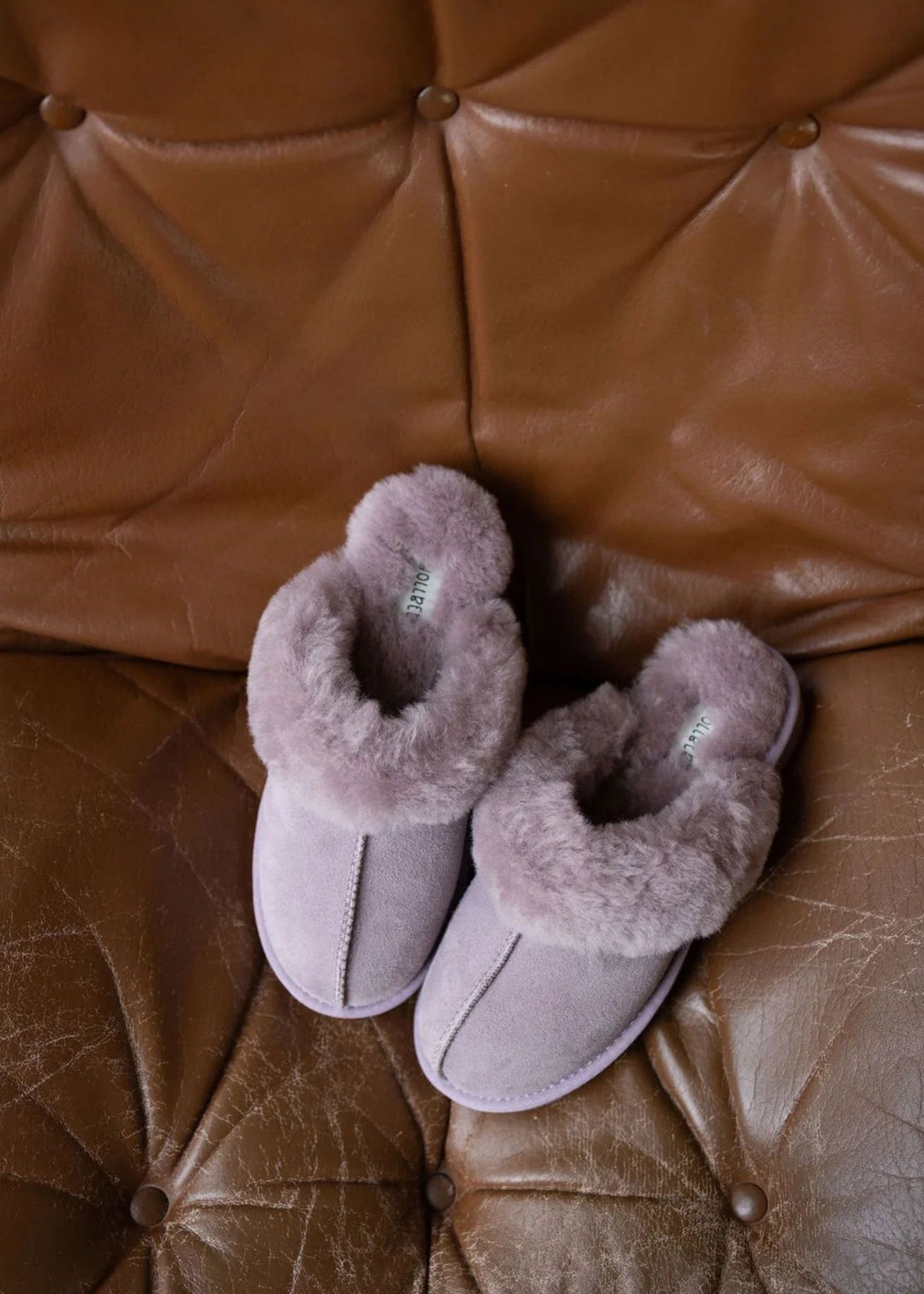lammfell-hausschuhe-mauve-coucounatur-lammfell-puschen.jpg
