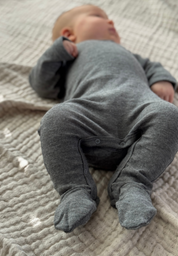 Lilano Baby Strampler mit Fuß Wolle Seide versch. Farben