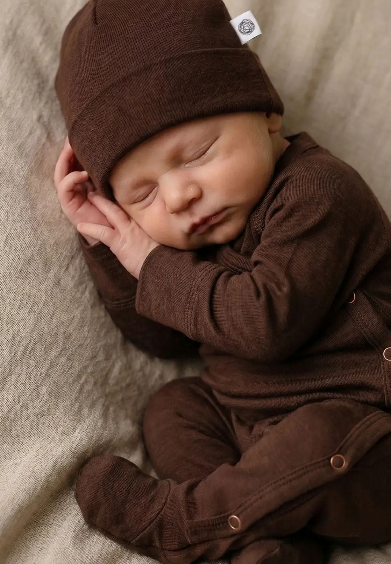 Merino Babymütze in dark chocolate