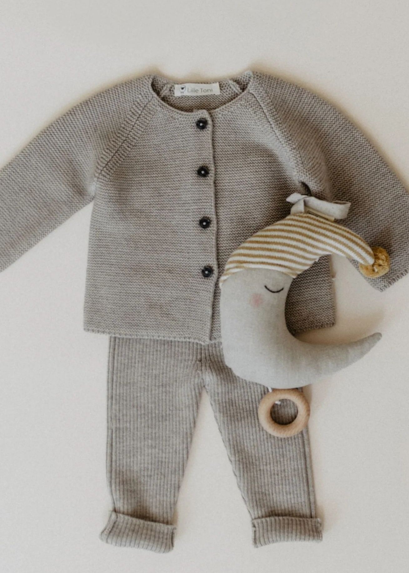 lilletoni-babyschuhe-merino-mitwachsend-creme1_69d166e1-8849-4418-9c40-5f13a6cd5e5d.jpg