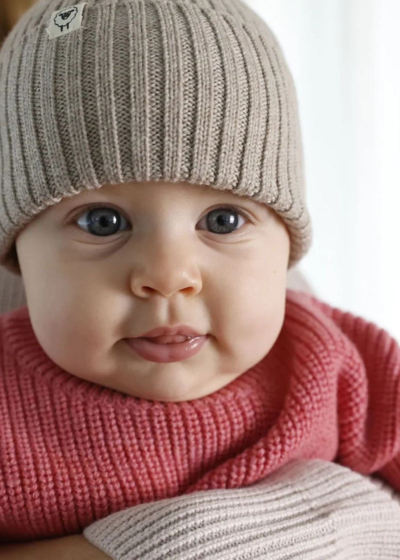 lilletonie-beanie-muetze-mitwachsend-emma-sand-coucounatur.jpg