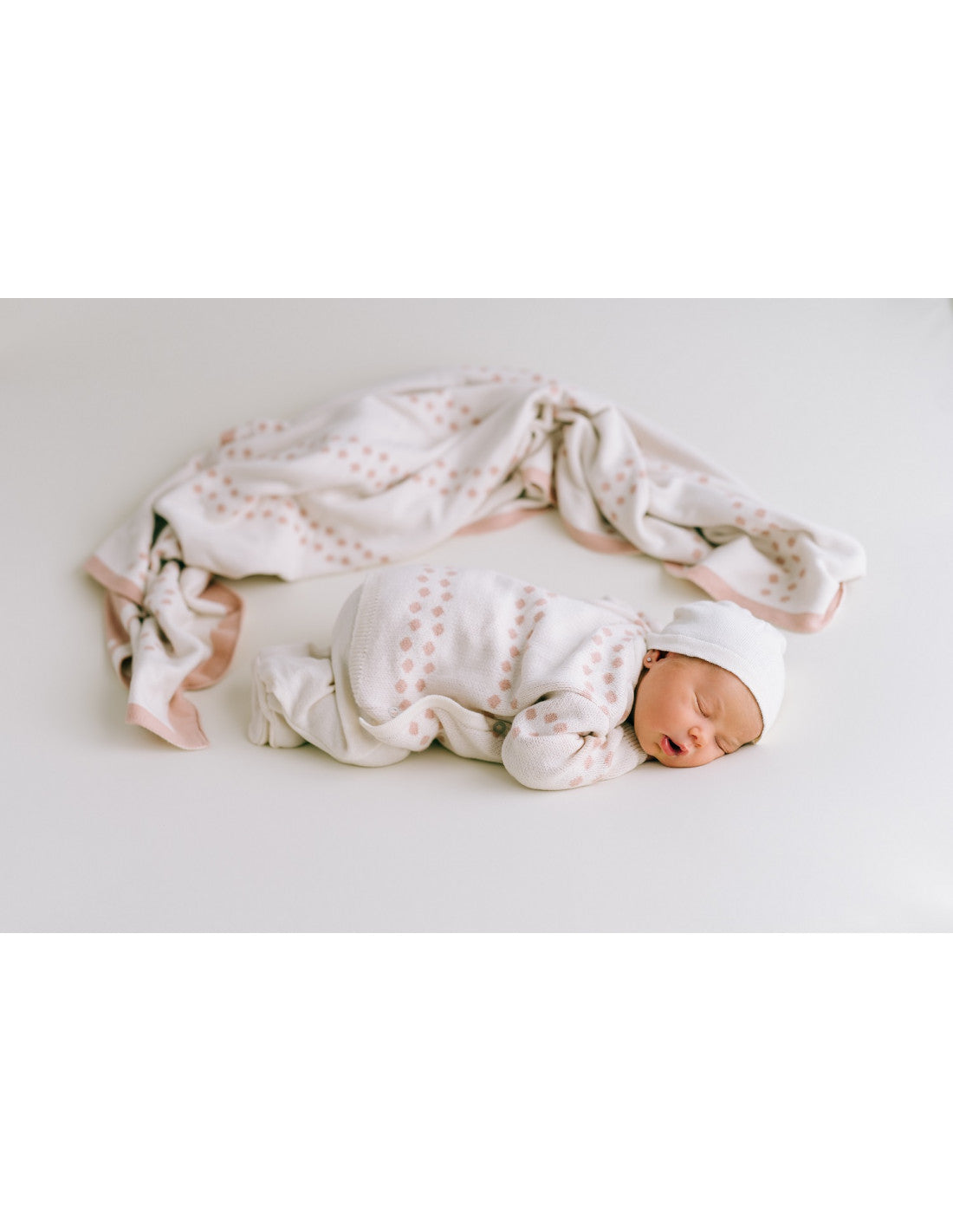 micumicubabysetrosadots_3_a2559fb2-1204-4781-8a02-cddd5c8c7d3b.jpg