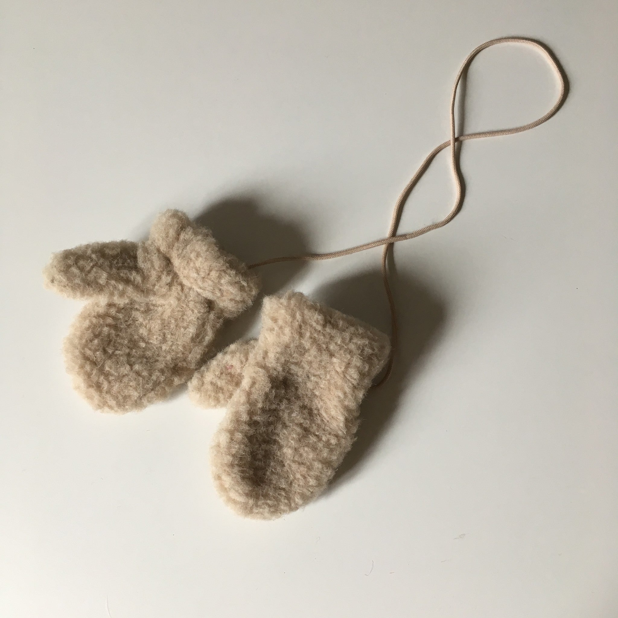 Alwero Kinder Woll Handschuhe in beige mit Band